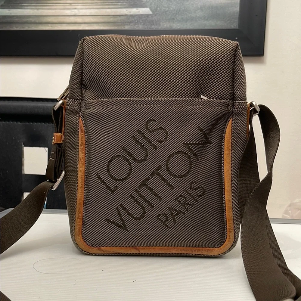 LOUIS VUITTON DAMIER GEANT CITADIN MESSENGER BAG